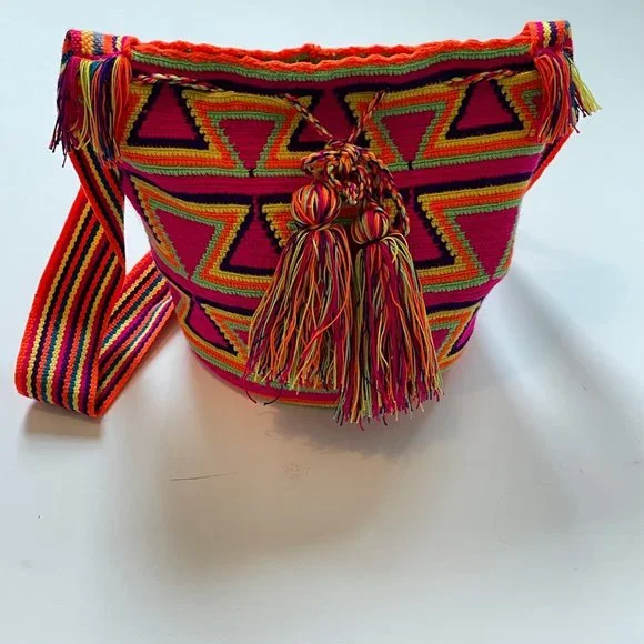 Wayuu Mochila Handwoven Crossbody Bag – Multicolor – NWOT - Picture 1 of 4